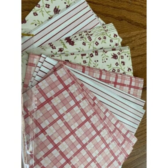 Creative Memories Mounting Mats for Photos Pink Passion & Comfort 66 Pieces - Picture 3 of 4